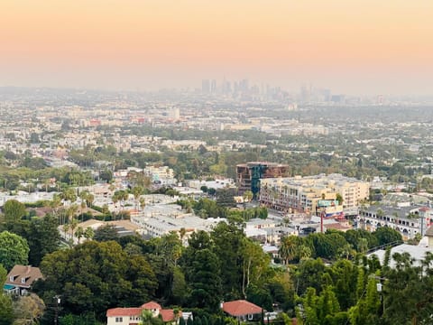 Vista Bliss Retreat-Private Room Vacation rental in Hollywood Hills