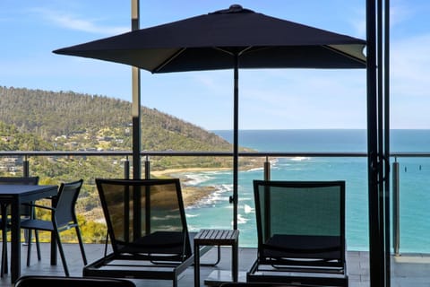 Azure House in Wye River