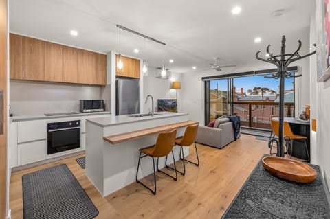 StayCentral - Brunswick Central Townhouse Condo in Melbourne