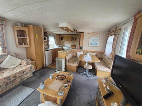 S313 3 bed caravan Golden Palm Campingplatz /
Wohnmobil-Resort in Chapel Saint Leonards