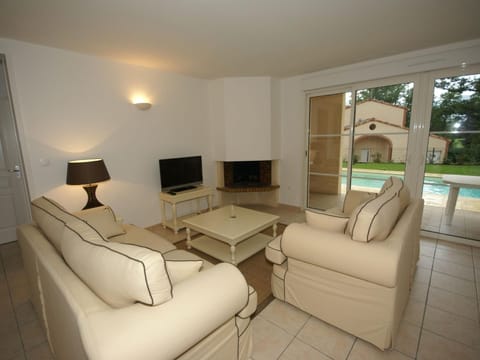 Detached villa with barbecue, located in the Pyrenees Villa in Mazamet