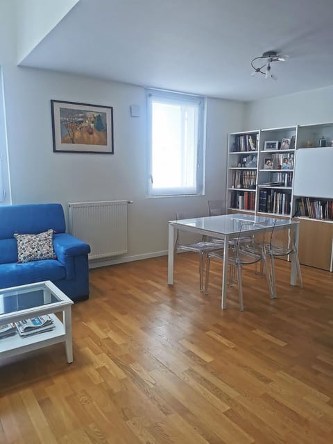 Library, Dining area