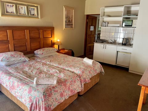 NICE BY NATURE Bed and Breakfast in Roodepoort