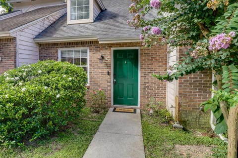 4 Mi to Dtwn Pet-Friendly Abode in Tallahassee! House in Tallahassee