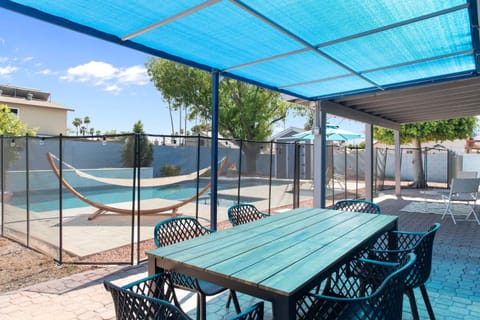 Boho Chic - Ping-Pong - Pool - Spa ... Your Mesa Retreat House in Dobson Ranch