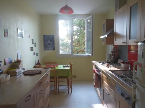 Communal kitchen, dishwasher, oven