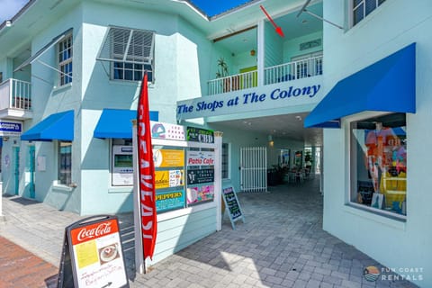 Property building, Balcony/Terrace, Balcony/Terrace, Street view