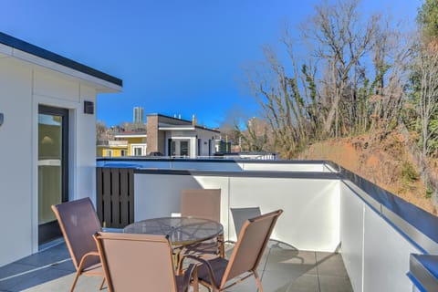 11 Bauhaus Townhome House in Asheville