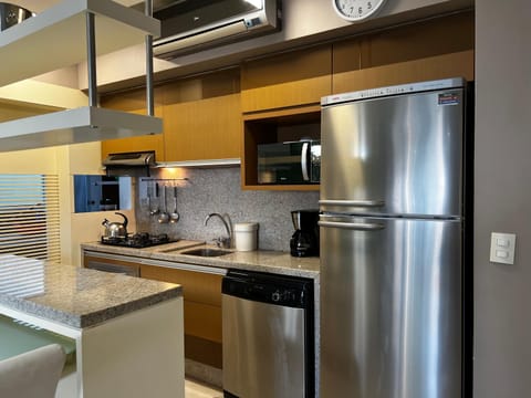 Kitchen or kitchenette, minibar, pet friendly, stove