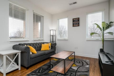 Affordable Private Room Indy - Shared Condominio in Indianapolis