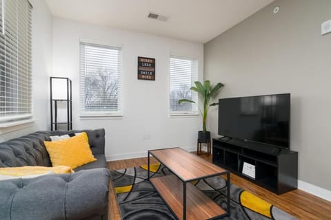 Affordable Private Room Indy - Shared Condo in Indianapolis