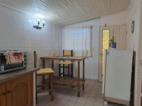 Dining area, pet friendly, stove