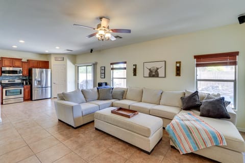 Cheerful Maricopa Gem with Home Theater and Game Room! Casa in Maricopa