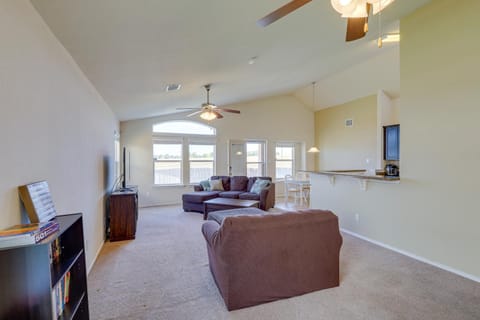 Family-Friendly Killeen Home with Covered Patio! Haus in Killeen