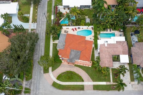 ~Villa Victoria Luxury! (Pool)~1 mile from beach Chalet in Wilton Manors