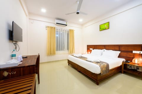 Daffodils Luxury Airport Suites Hotel in Kochi