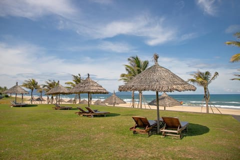 Ocean Villa Pool Retreat In Da Nang Chalet in Hoa Hai