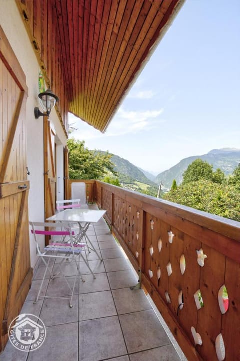 Balcony/Terrace, Mountain view