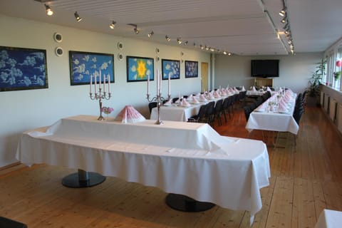 Banquet/Function facilities, Meeting/conference room