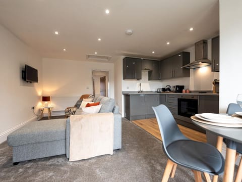 Pass the Keys Stunning Apartment with Terrace Condo in Telford