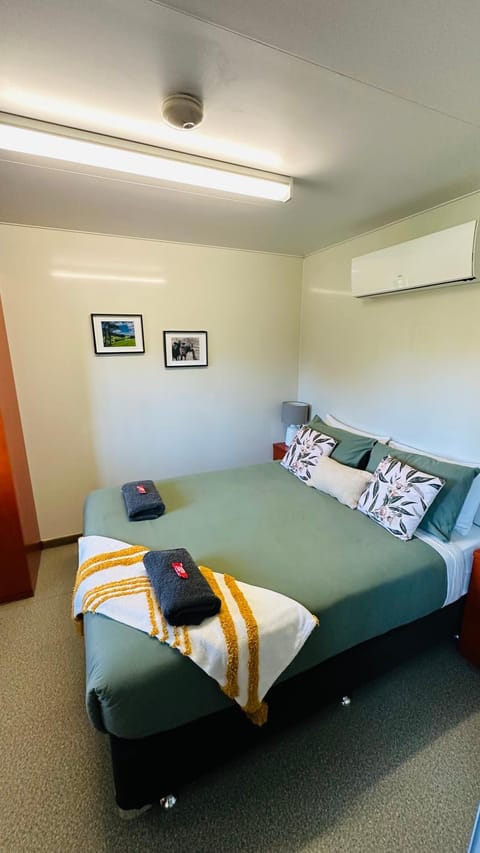 Tanjanerup Chalets. “Clementine” Condo in Nannup