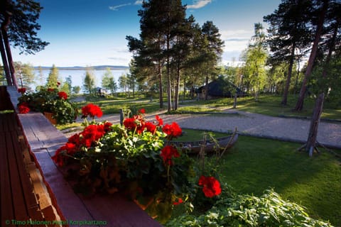 Patio, Restaurant/places to eat, Garden, Balcony/Terrace, Beach, Lake view