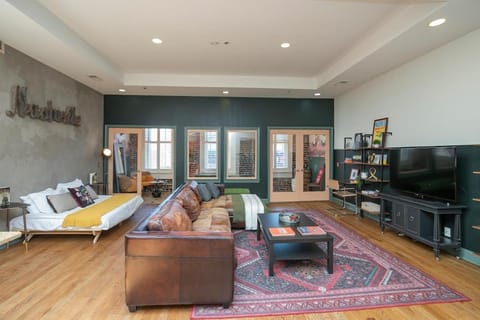2 Chic Lofts right ON Broadway Strip Sleeps 10 House in East Nashville