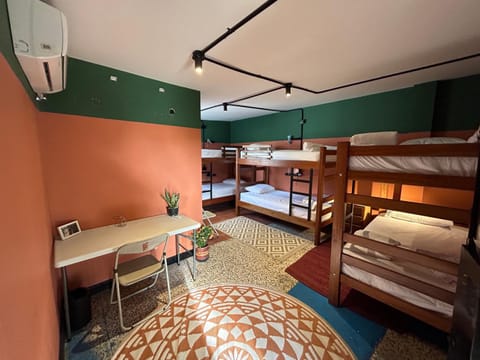 Bed, Photo of the whole room, Seating area, Bedroom, bunk bed, air conditioner