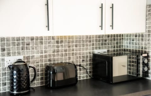 Coffee/tea facilities, minibar, toaster