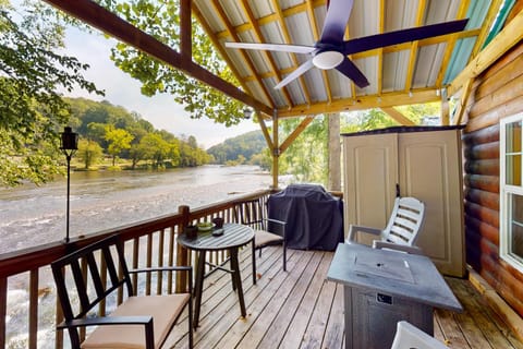 Wildlife Cabin On The River Haus in Bryson City