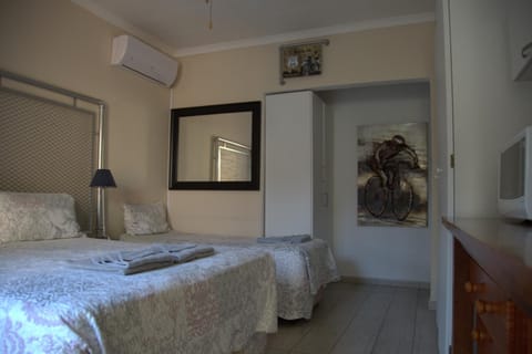 Xaviera Guest House Bed and breakfast in Pretoria