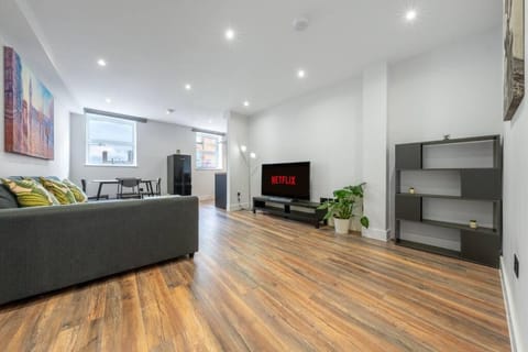 1 - North West London Brand New Loft Apartment in London Borough of Ealing