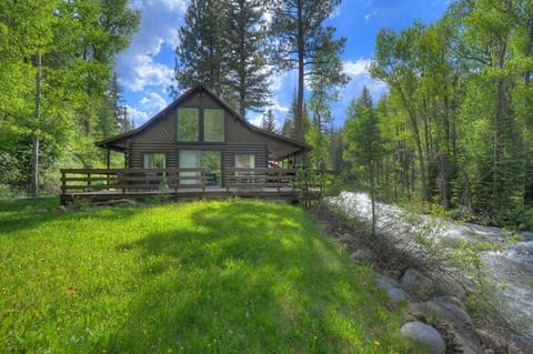 235 Verde Lane Hideaway River Cabin House in La Plata County