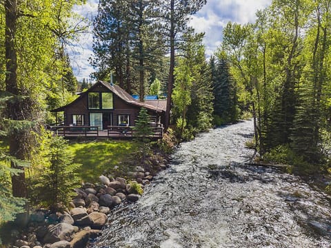 235 Verde Lane Hideaway River Cabin House in La Plata County