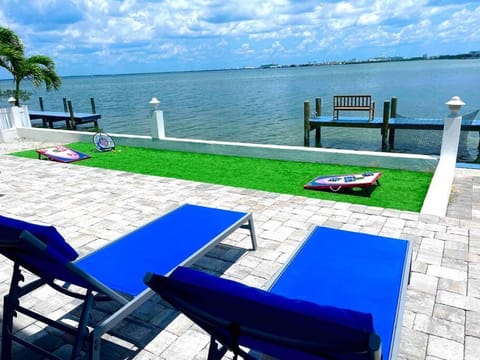 The American Dream - Walk to Beach - Launch Views House in Cape Canaveral