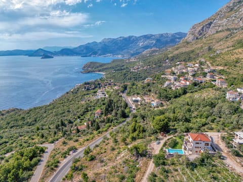 Neighbourhood, Natural landscape, Bird's eye view, Mountain view, Sea view