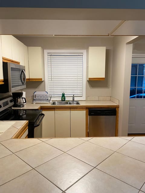 Comfy Room Stay - Unit 1 Vacation rental in Kingston