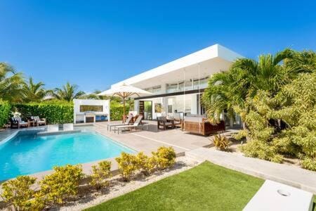 Oceanside 2 Bedroom Luxury Villa with Private Pool, 500ft from Long Bay Beach -V8 Villa in Grace Bay