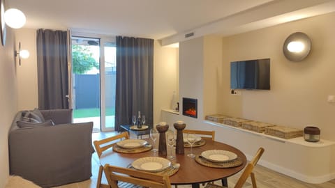 Instant Plaisirs - T2 60m2 avec Terrasse et Balnéo privative Condo in Cassis