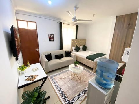 Available cozy studio at Bamburi, Mombasa near public beach Condo in Mombasa
