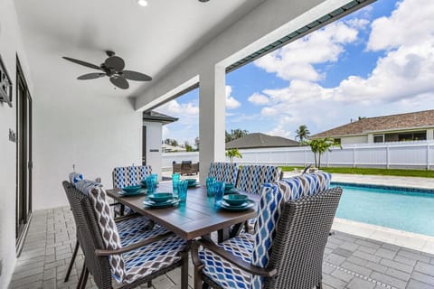 Like a shiny new penny! - Brand new home with heated pool - Villa Sunburst House in Cape Coral