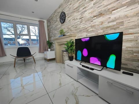 Communal lounge/ TV room, TV and multimedia, Evening entertainment