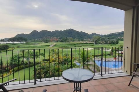 Patio, Nearby landmark, Day, Natural landscape, Garden, View (from property/room), Balcony/Terrace, Dining area, Lake view, Mountain view, Pool view