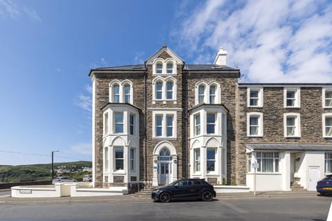 Bay View Apartments Condo in Port Erin