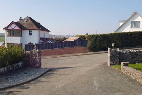 Property building, Neighbourhood, Street view