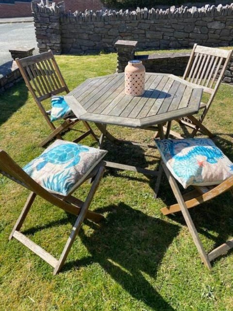 Garden, Dining area, Garden view