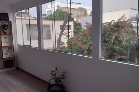 Dormitorio linda vista de jardin Eigentumswohnung in Miraflores