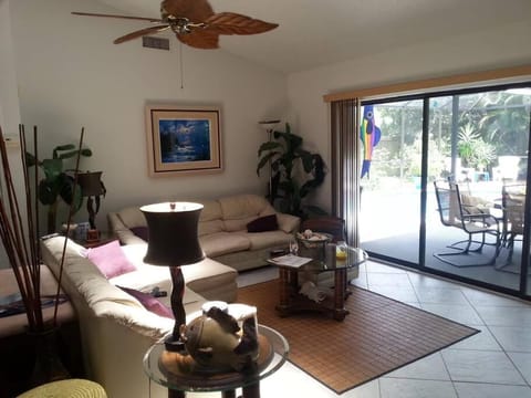 Tropical Paradise 3 bedroom, 2 bath Home w/pool House in Port Saint Lucie