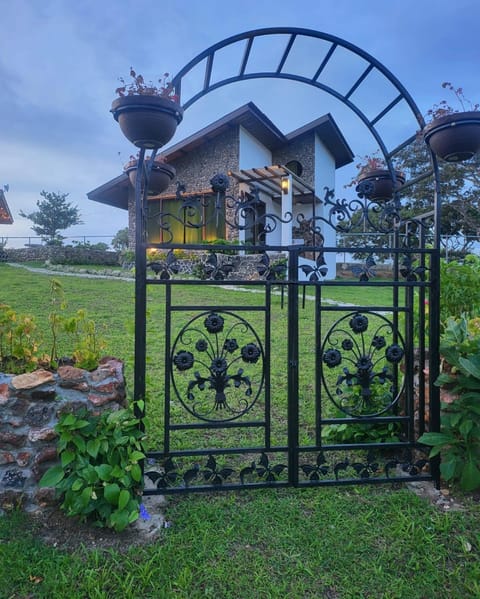 Property building, Spring, Day, Natural landscape, Garden, Garden view