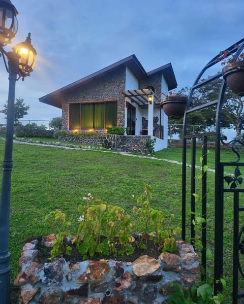 Facade/entrance, Garden view